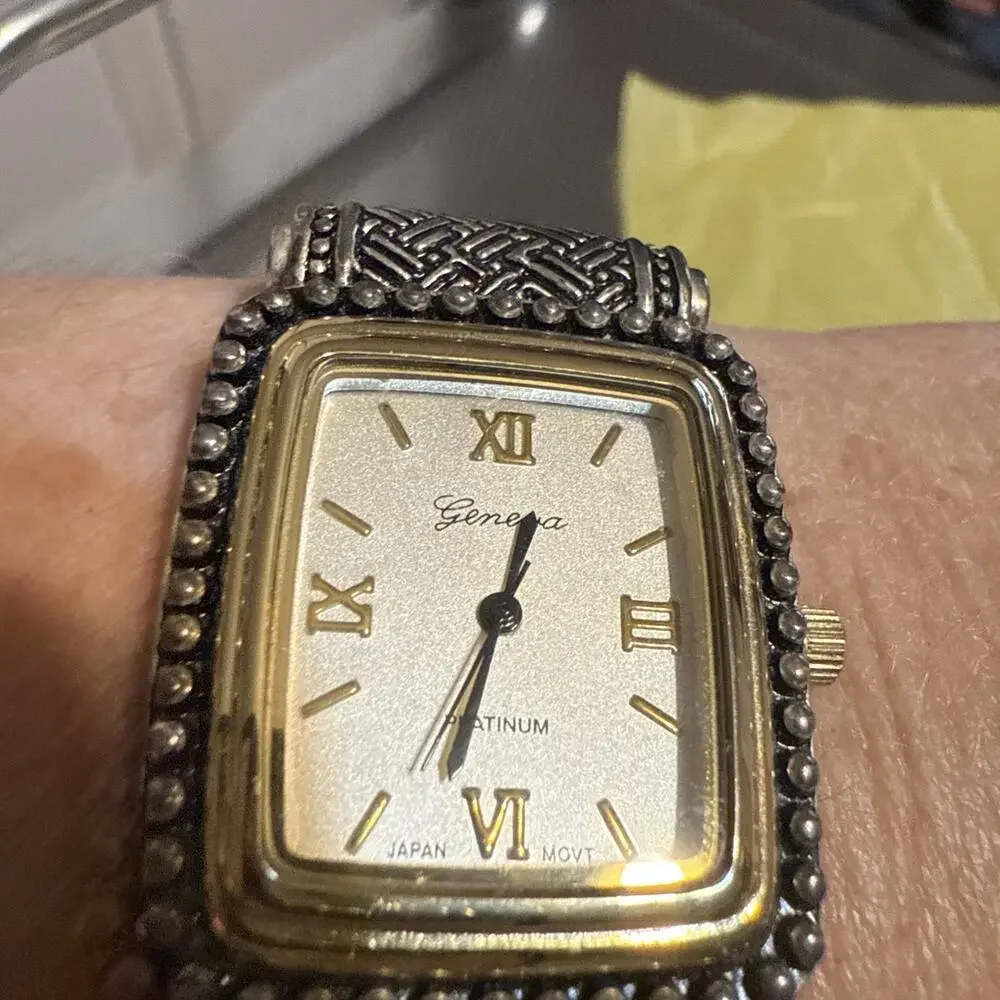 Geneva Platinum No:6049 Cuff Bracelet Quartz Women's Watch. New Battery